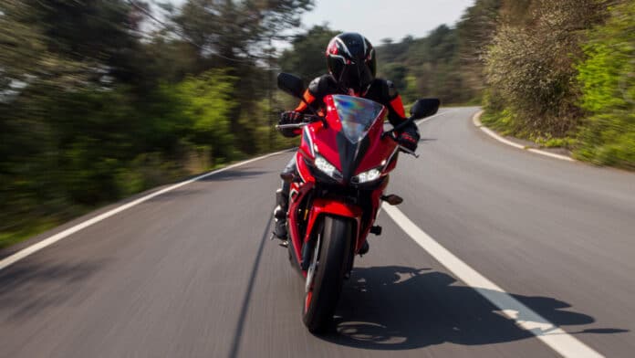Assurance moto résiliée : les options pour retrouver une couverture